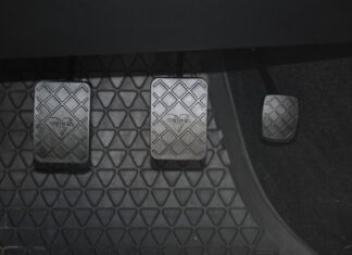 Jak zbudowany jest akcelerator?