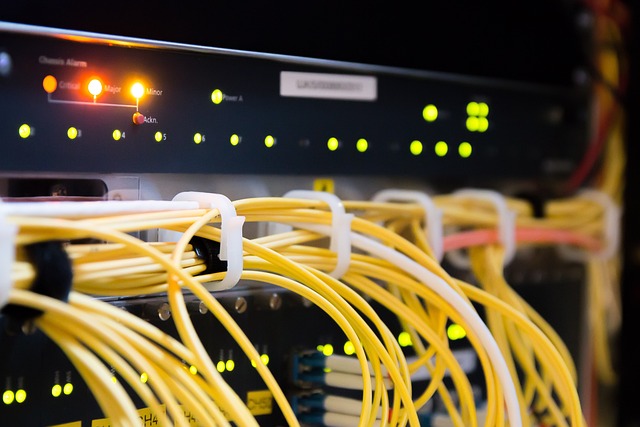Ile interfejsów szeregowych ma router? Ile interfejsów szeregowych ma router?
