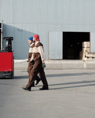 Czego nie może robić operator wózka widłowego